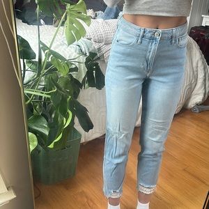 HOLLISTER Ultra High Rise Mom Jeans